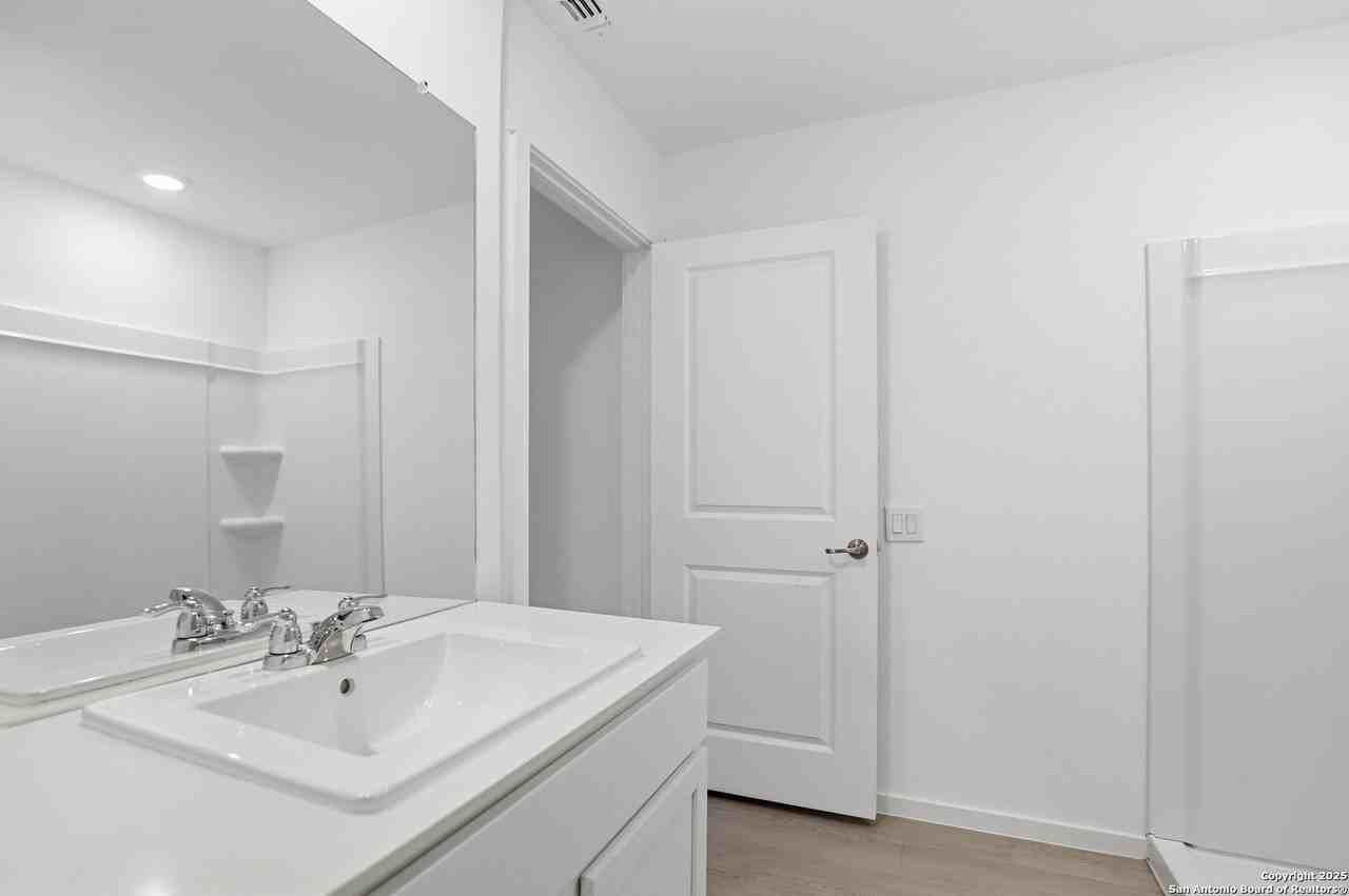 1407 Mira Ml - Photo 4 of 26