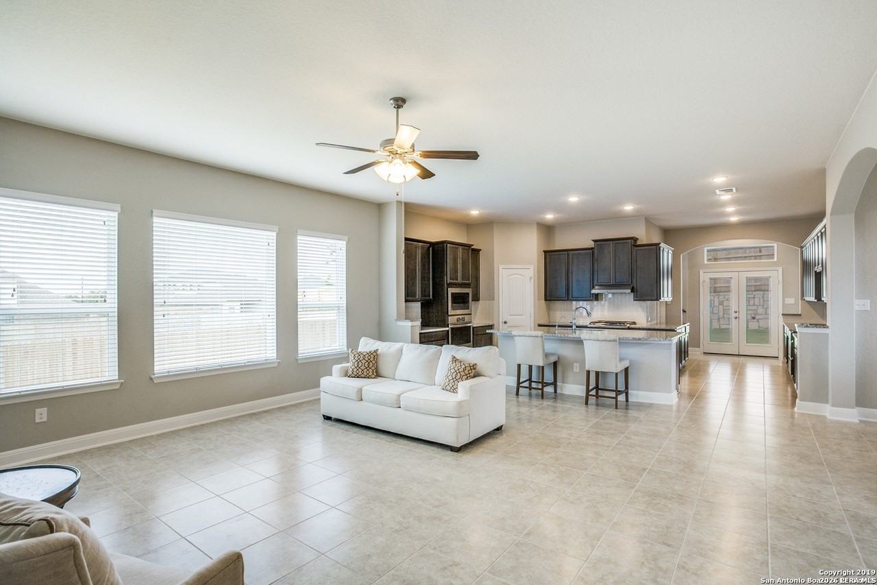 4619 Segovia Way - Photo 6 of 26