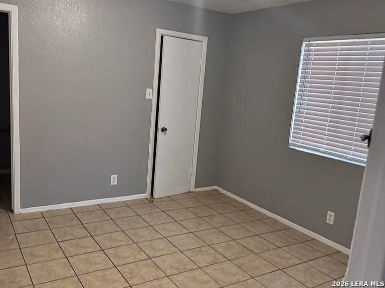 5308 S Pleasant Valley Rd Unit A #A - Photo 5 of 7