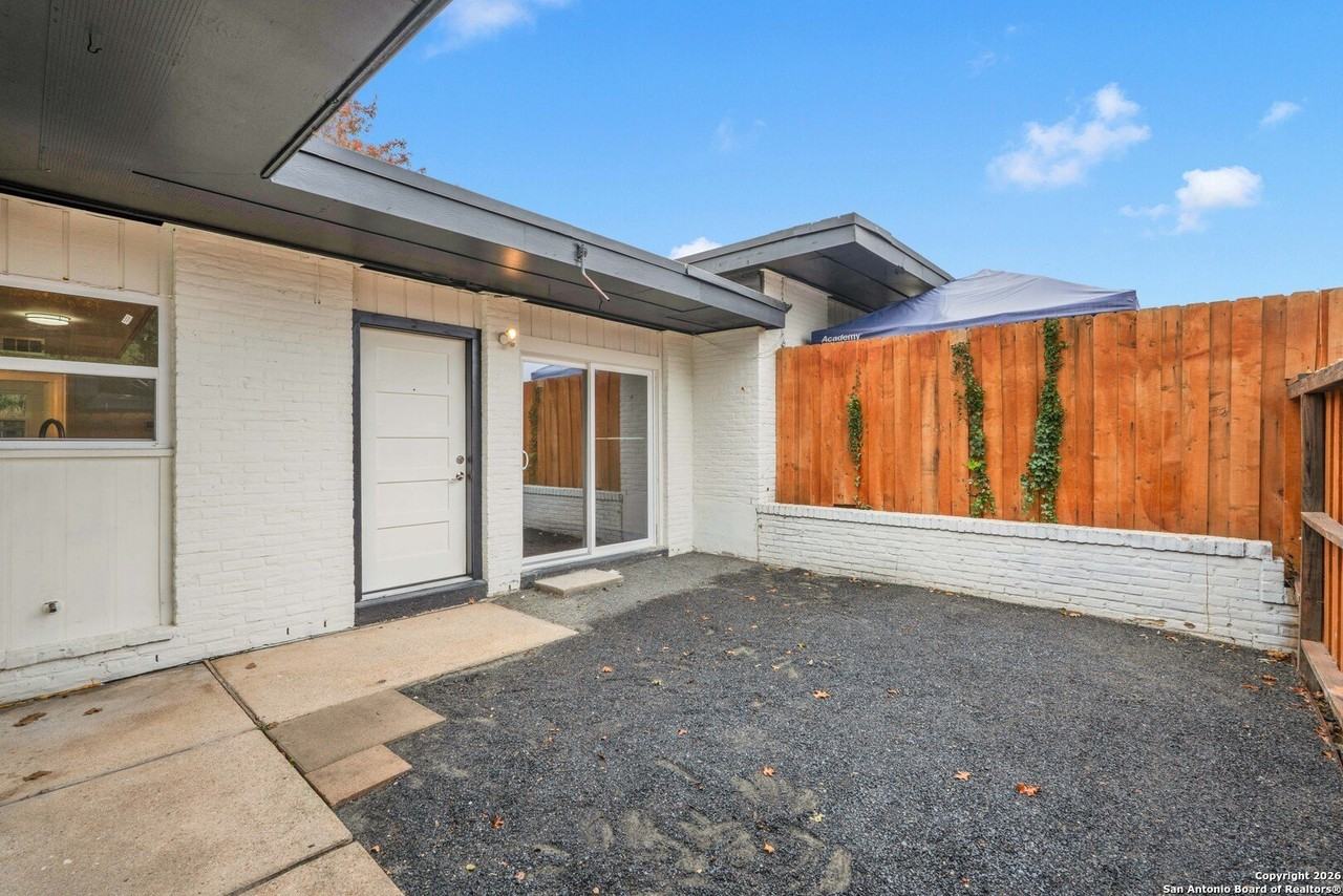 600 Gentleman Rd Apt 2 #2 - Photo 5 of 14