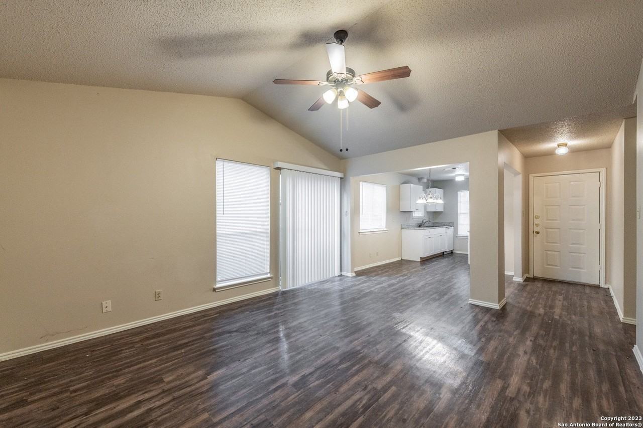 8927 Emerald Spg - Photo 3 of 21