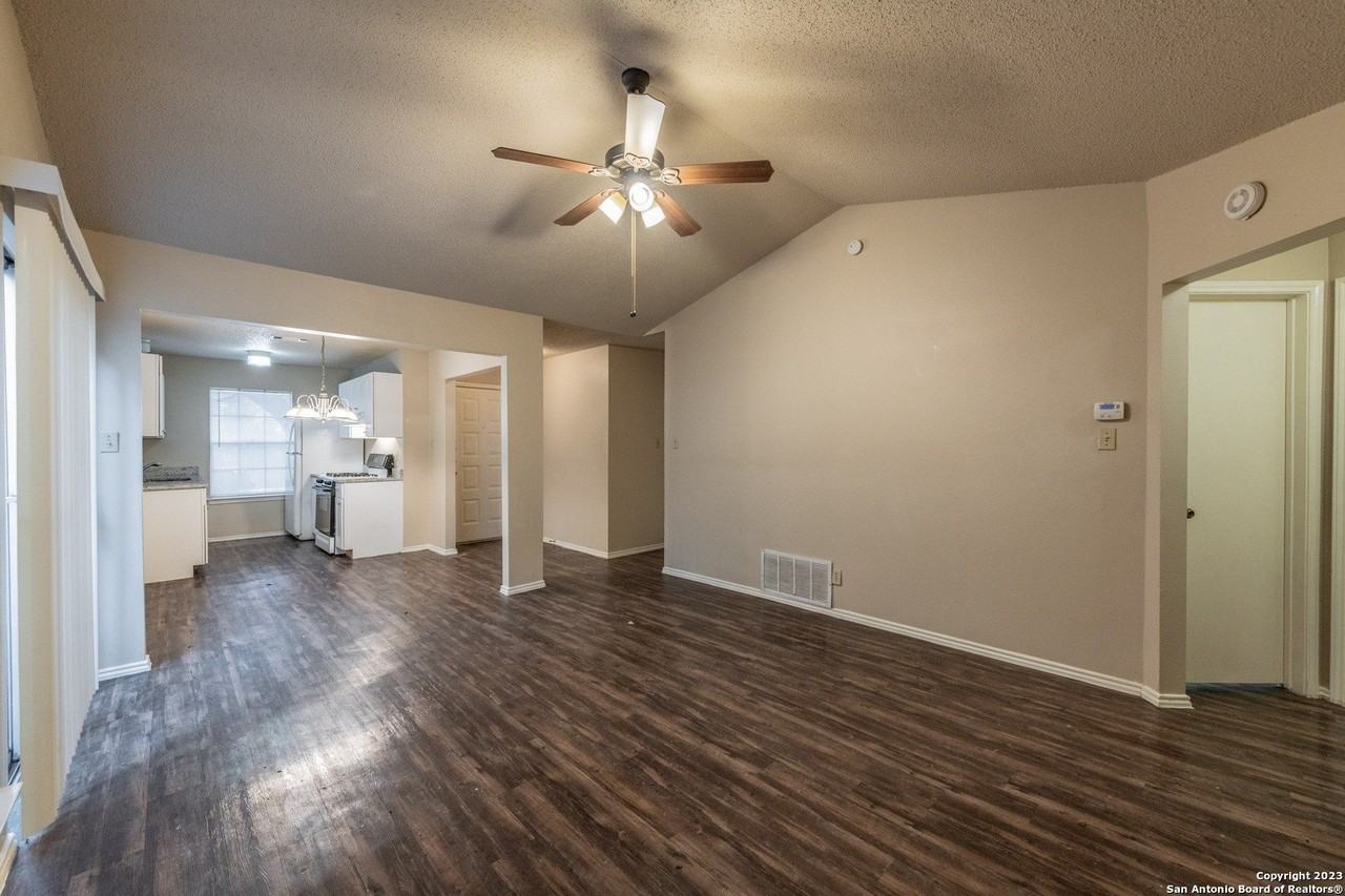 8927 Emerald Spg - Photo 4 of 21