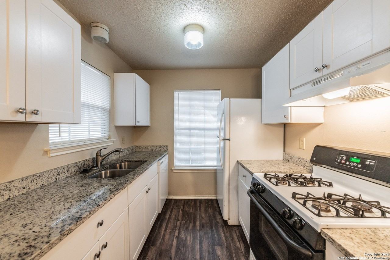 8927 Emerald Spg - Photo 7 of 21