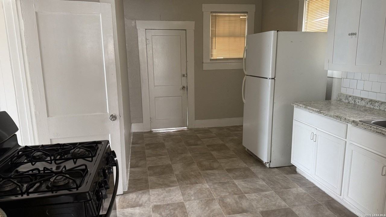 414 Wilcox Ave - Photo 7 of 14