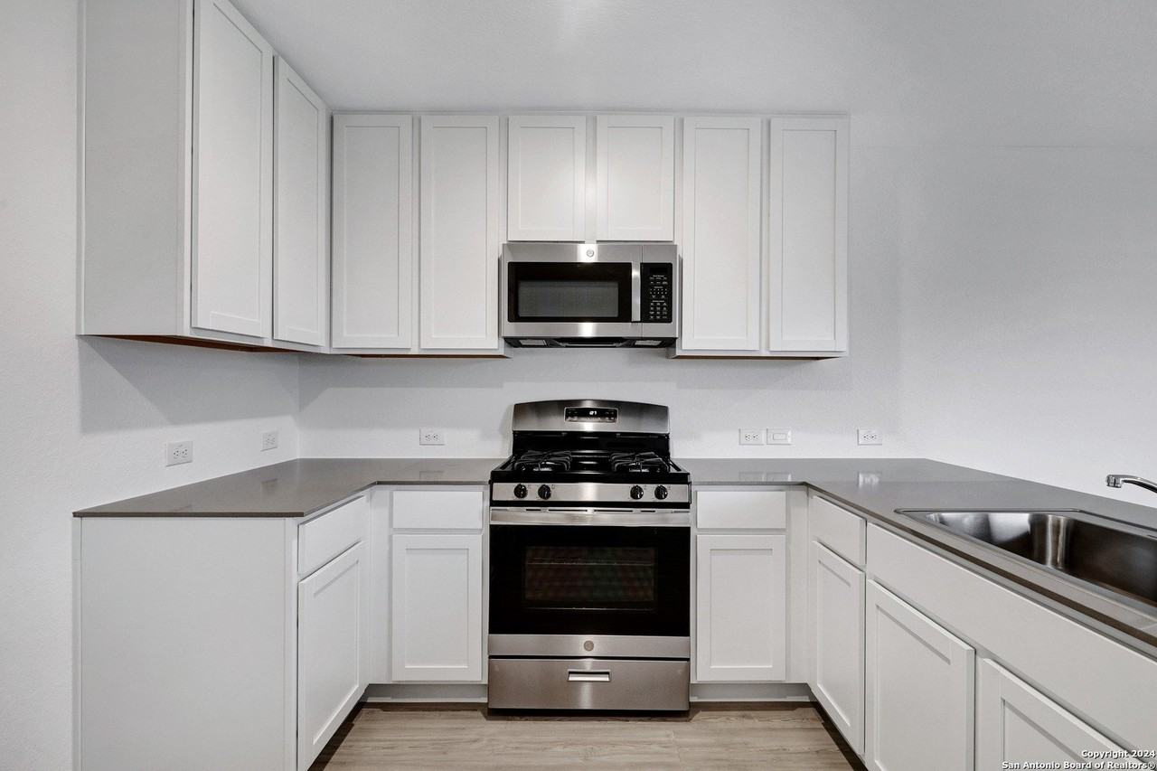 9702 Durham Ml - Photo 5 of 25