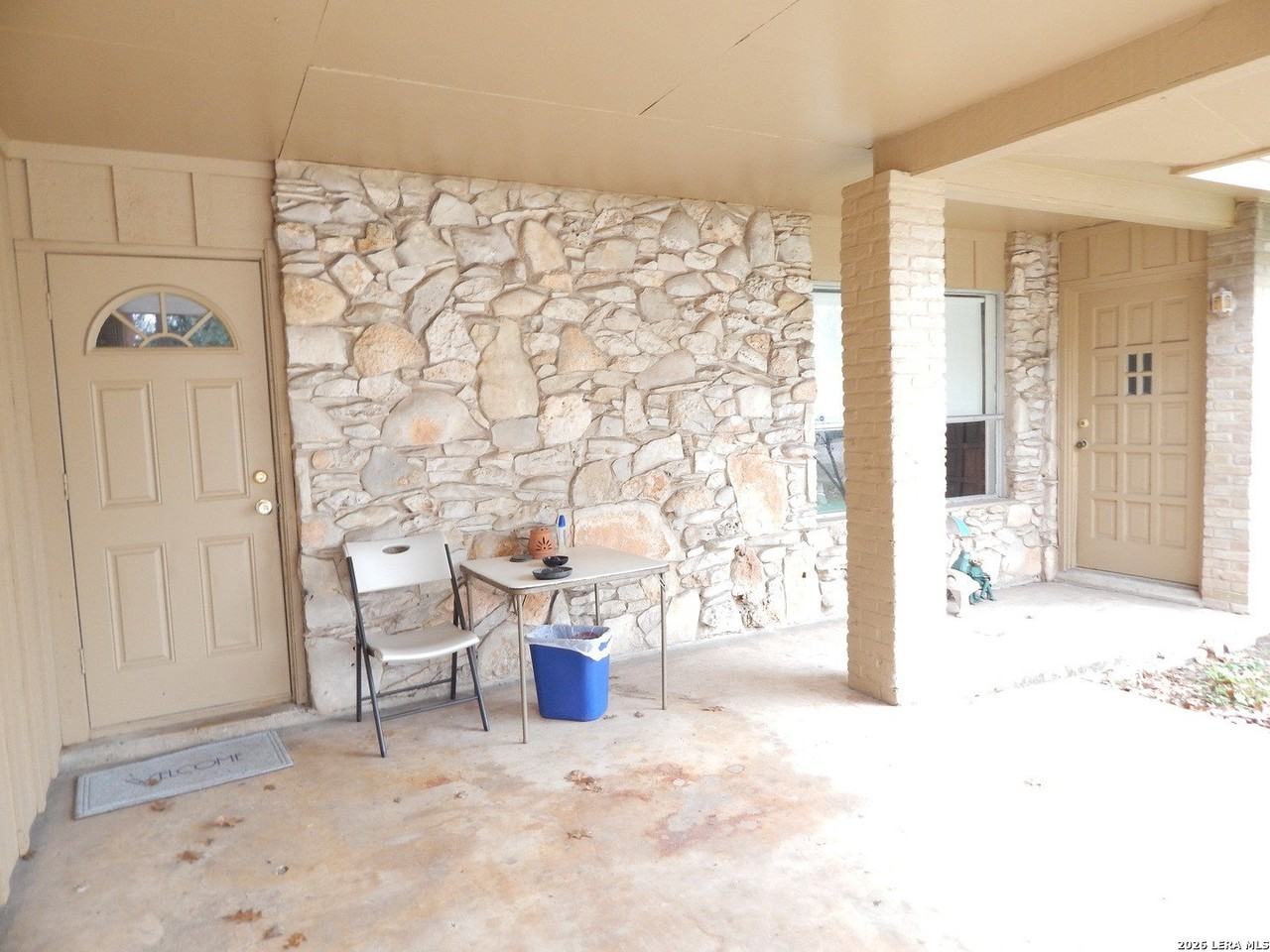 923 Eikel St - Photo 2 of 17