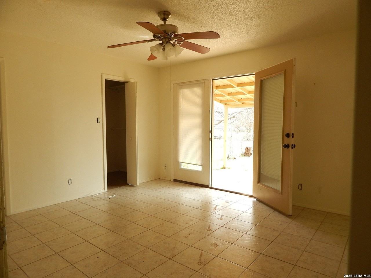 923 Eikel St - Photo 6 of 17