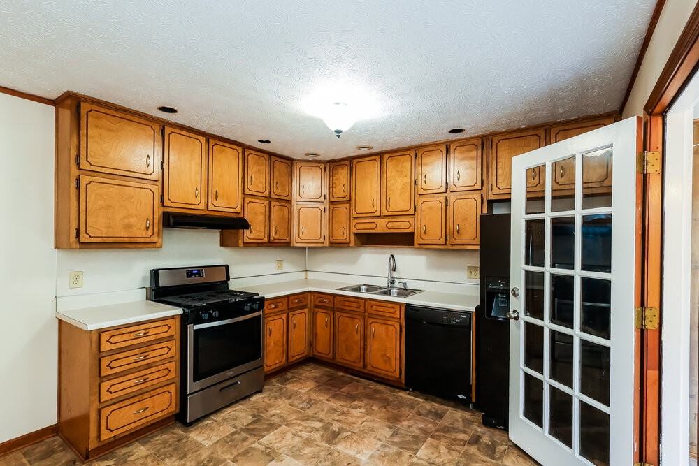 105 Bennington Dr - Photo 7 of 16