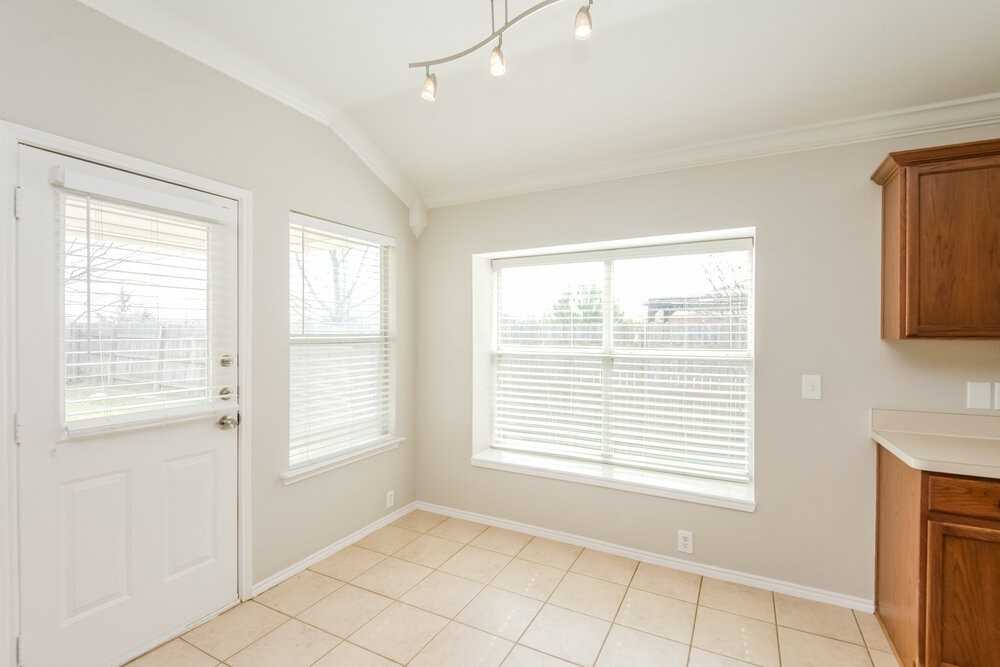 4521 Napa Valley Dr - Photo 6 of 16