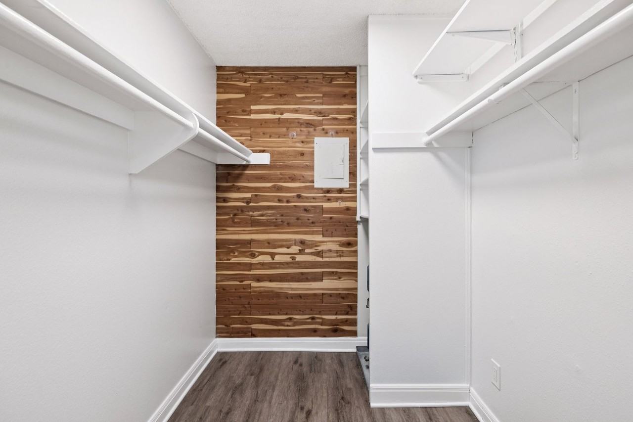 211 Crystal Cove Apts LLC - Photo 5 of 50