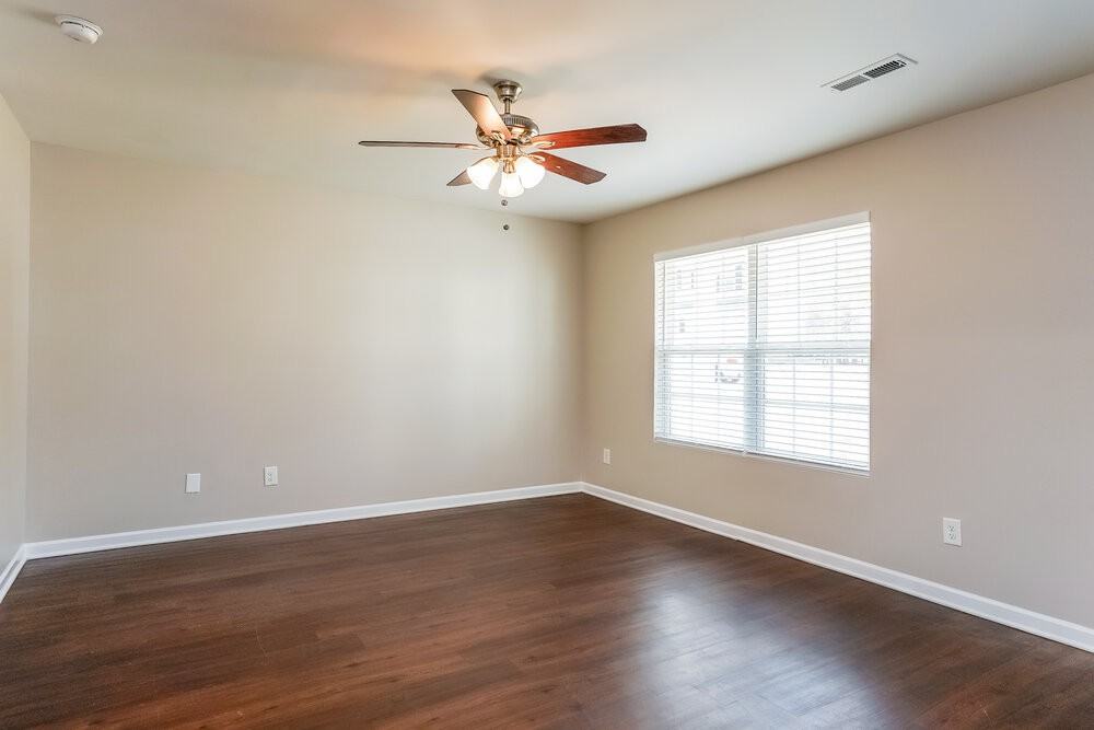 1433 Tamarino Dr - Photo 5 of 17