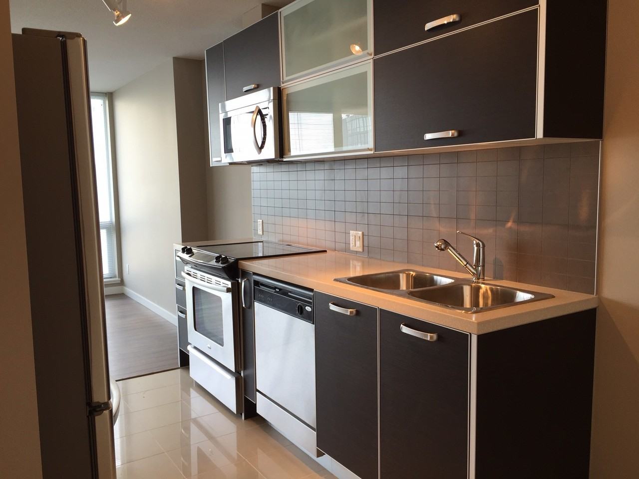 1610-13688 100 AvenuePark Place OneP11610 #1610 - Photo 3 of 10