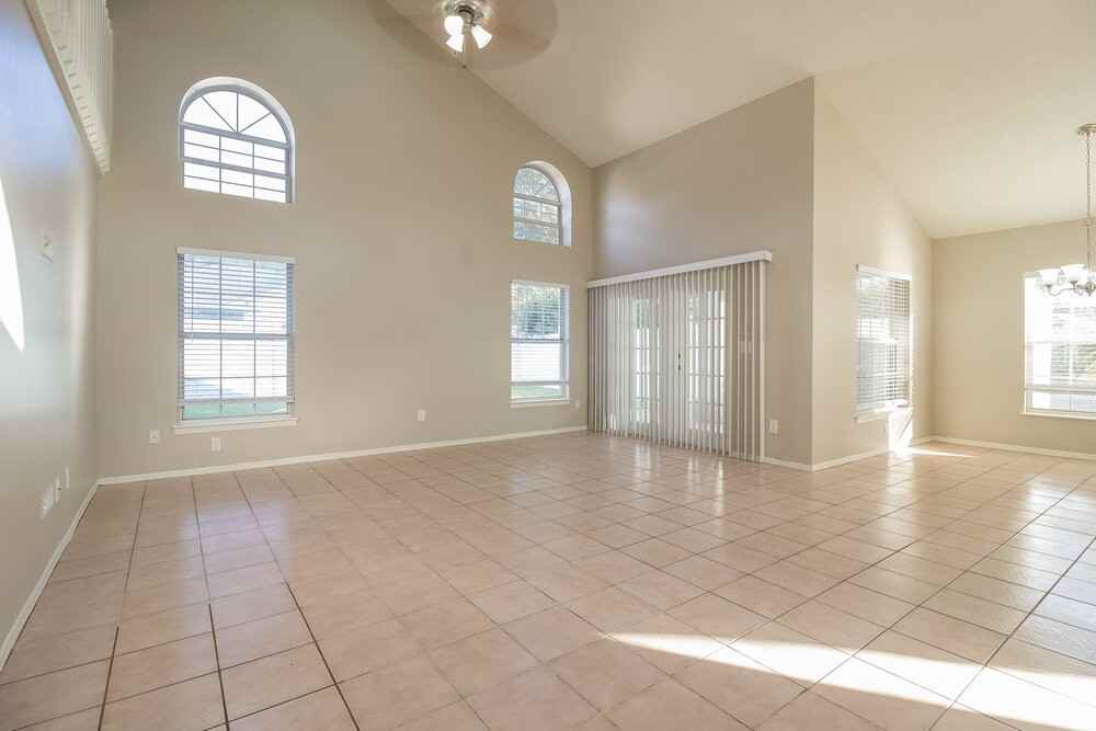 2907 N Whisperbay Ct - Photo 4 of 15