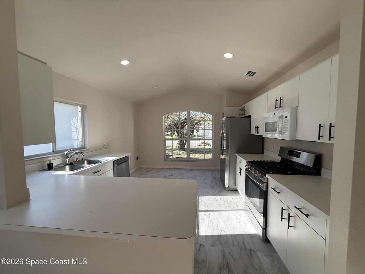 2748 Mariah Dr - Photo 3 of 12