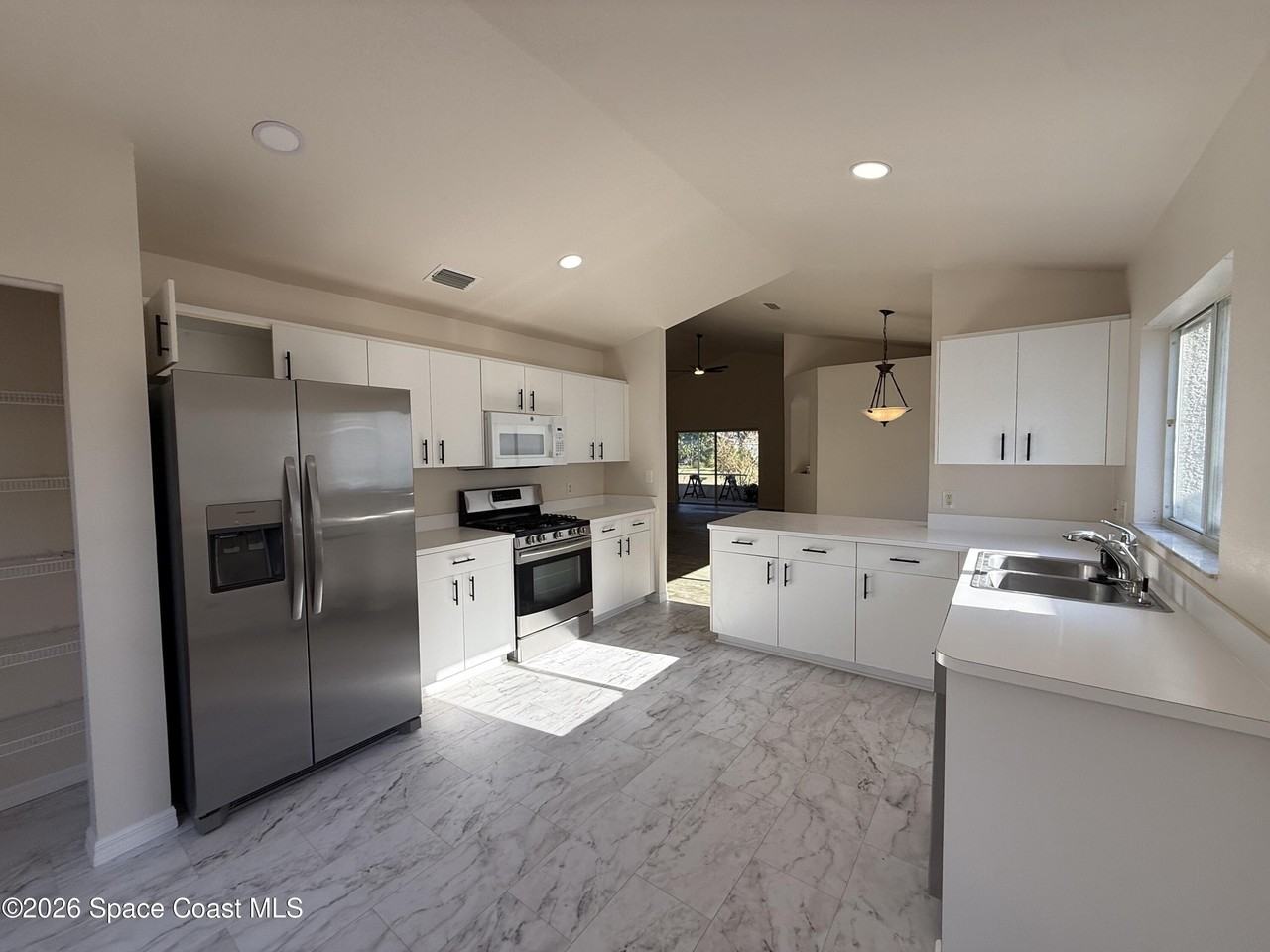 2748 Mariah Dr - Photo 5 of 12