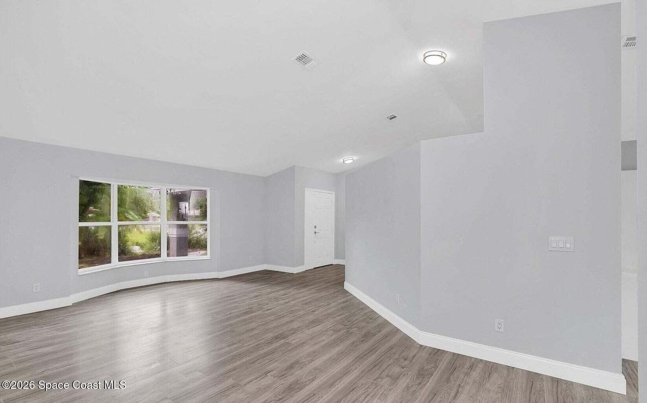 614 Elmont St Nw - Photo 4 of 13