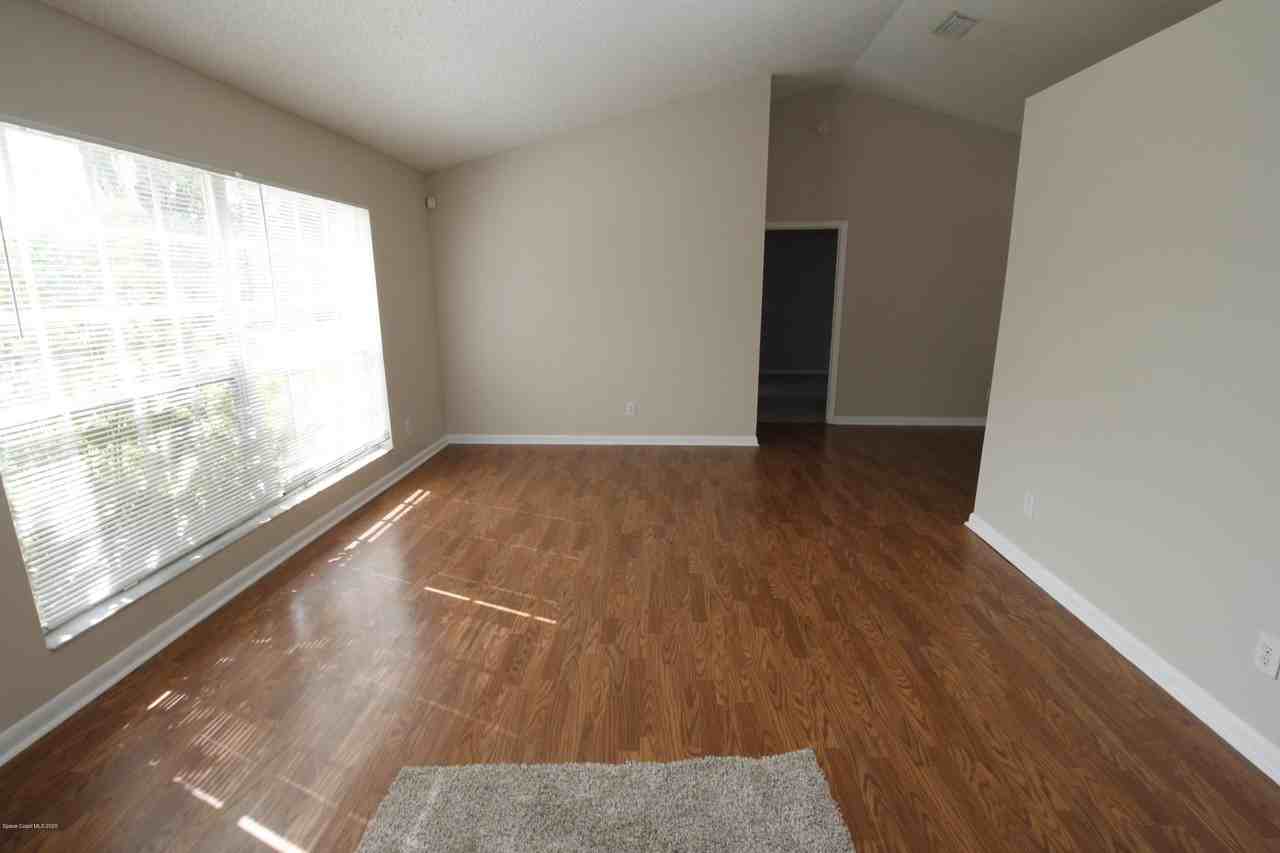 737 Kempten St Nw - Photo 2 of 20