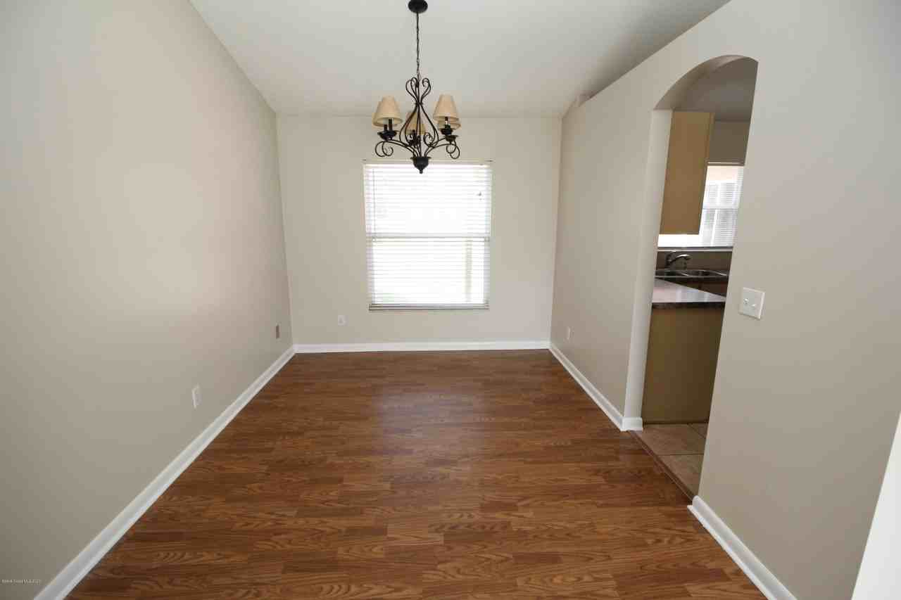 737 Kempten St Nw - Photo 3 of 20