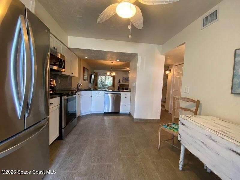 403 Hayes Ave - Photo 6 of 32