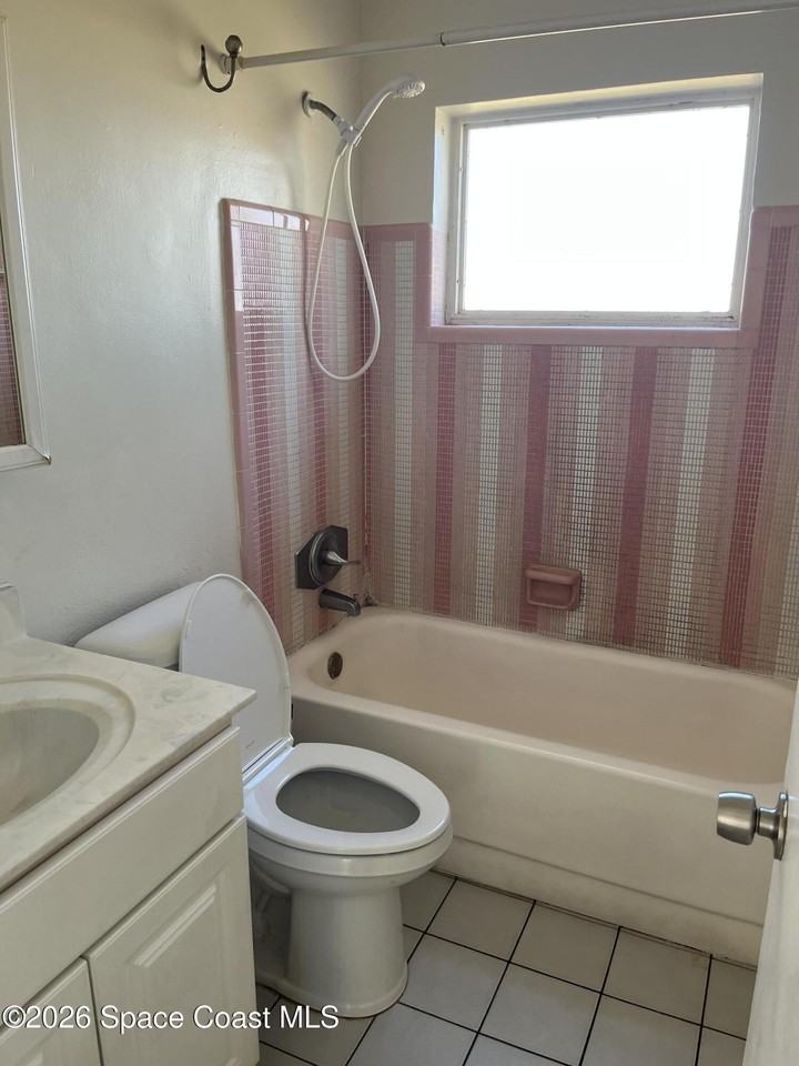 360 Saint Regis Dr - Photo 4 of 4