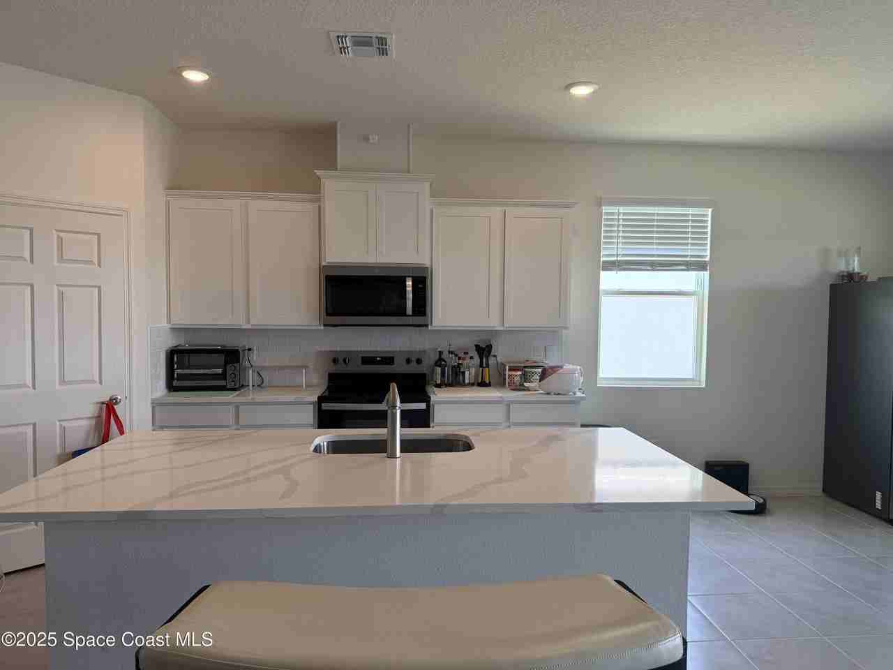 1566 Criswell Ln Se - Photo 2 of 19