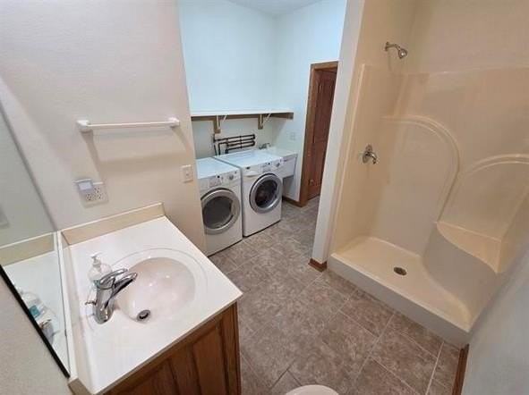 1701 Bates St - Photo 5 of 7