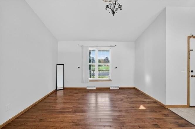 1077 Gas Light Dr - Photo 5 of 47