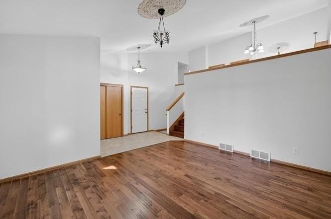 1077 Gas Light Dr - Photo 6 of 47