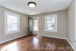 704 W 7th St - Photo 7 of 10