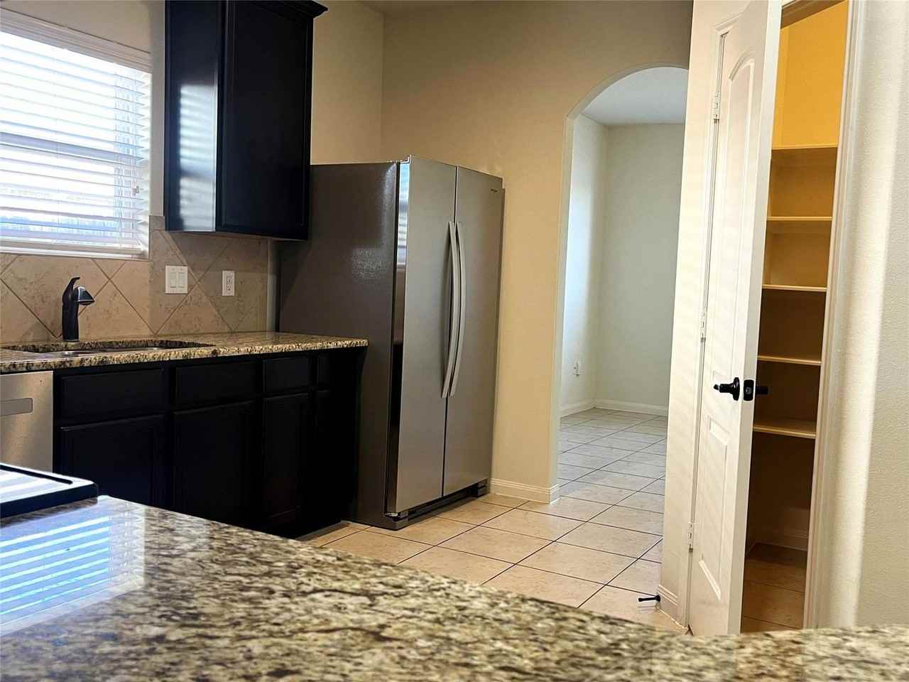 20559 Iron Seat Dr - Photo 3 of 39