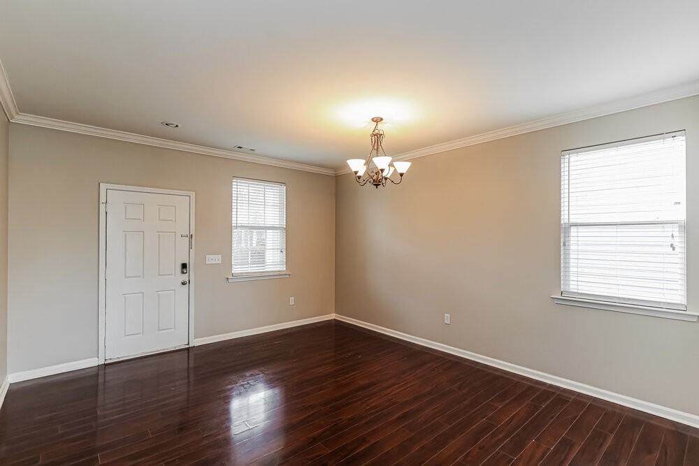 136 Maple Hill Dr - Photo 7 of 17