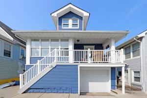 featured image of 10 S Troy Ave