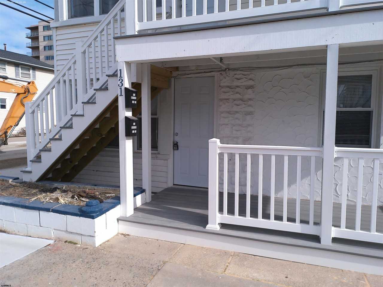 131 N Harvard Ave - Photo 2 of 13