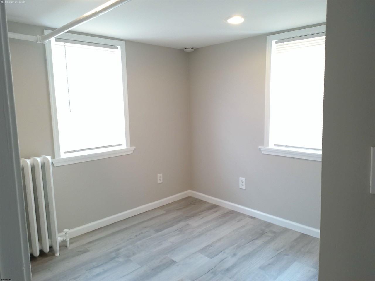 131 N Harvard Ave - Photo 6 of 13