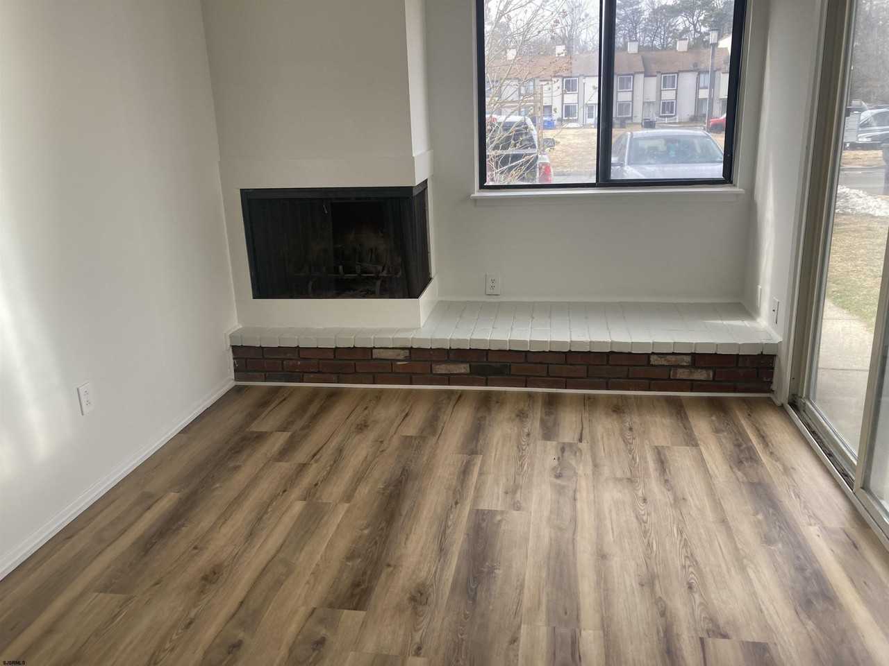 2421 Bayberry Ct - Photo 3 of 15