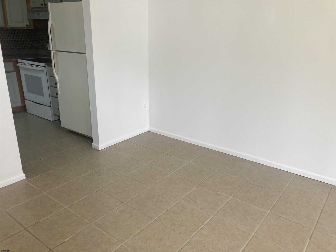 2421 Bayberry Ct - Photo 5 of 15