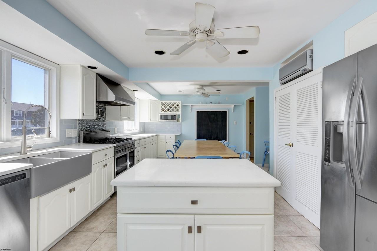 2604 Bayshore Ave - Photo 6 of 50