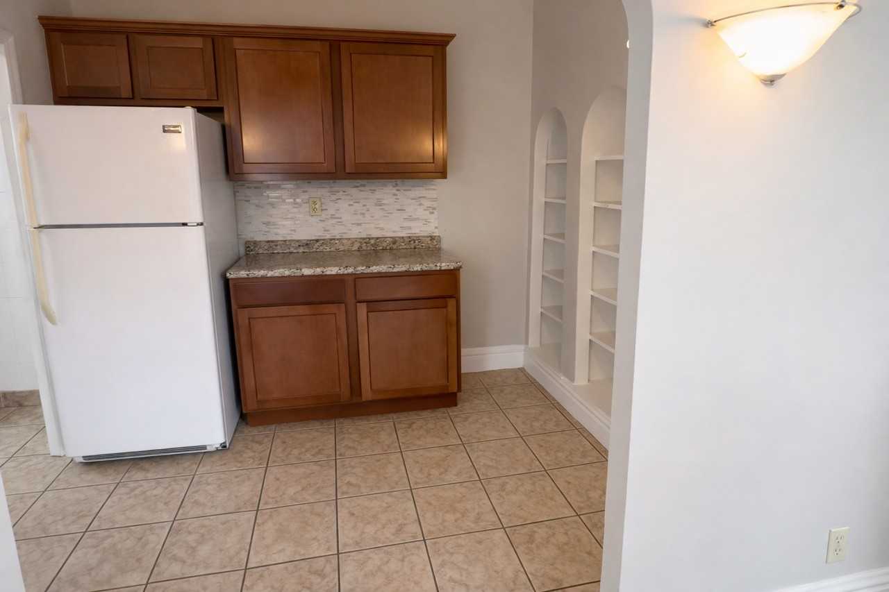 331 MELWOOD AVENUEAPT 1 #331-01 - Photo 4 of 9