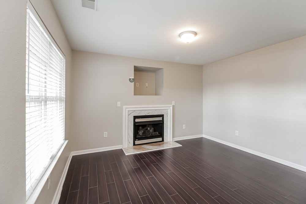 7031 Coble Ave - Photo 6 of 20