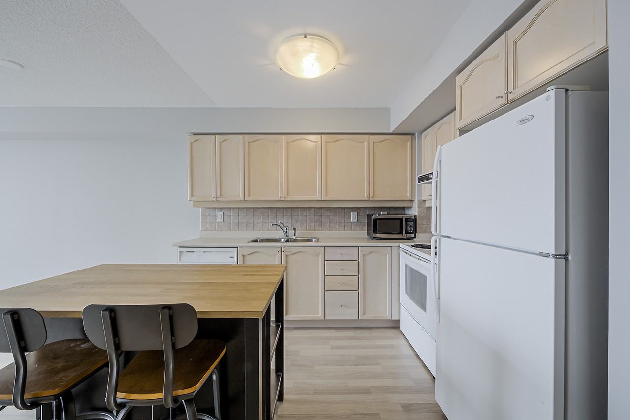 710 Apartment Building #1910 - Photo 5 of 36