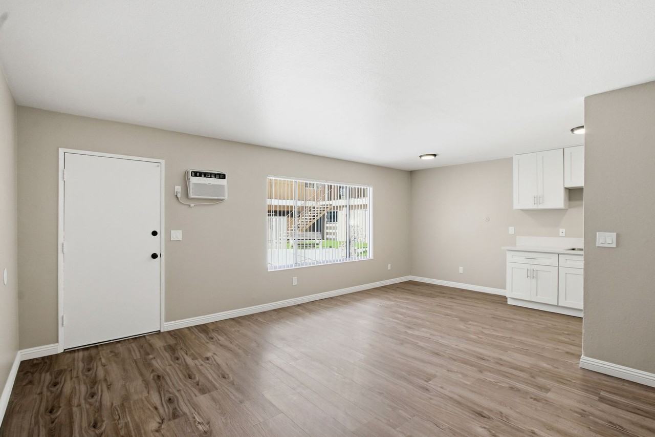 Sandra's Apartments - Photo 7 of 24