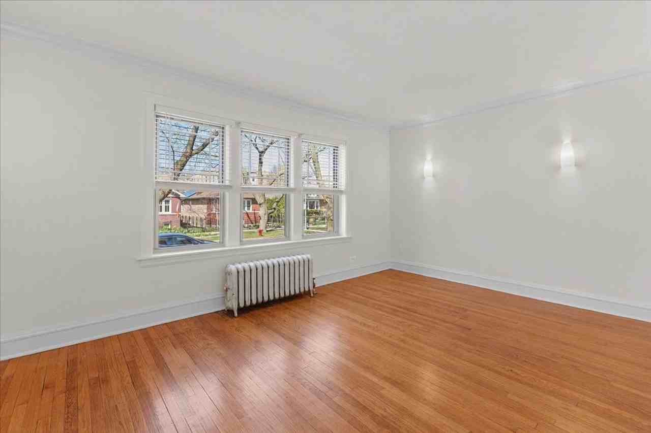 1729 W Thorndale Ave #2B - Photo 2 of 6