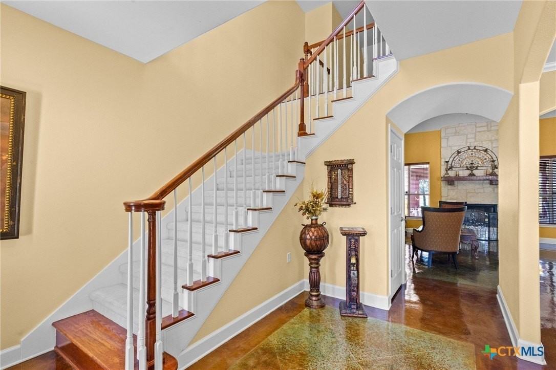 130 Post Oak Cir - Photo 4 of 41