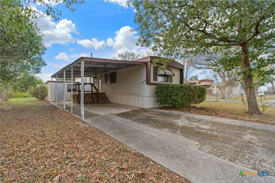 1506 Honeysuckle Ln - Photo 3 of 25