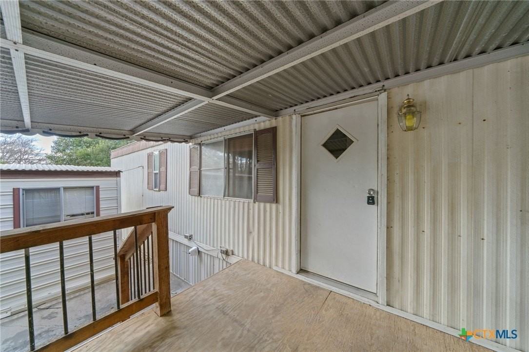 1506 Honeysuckle Ln - Photo 6 of 25