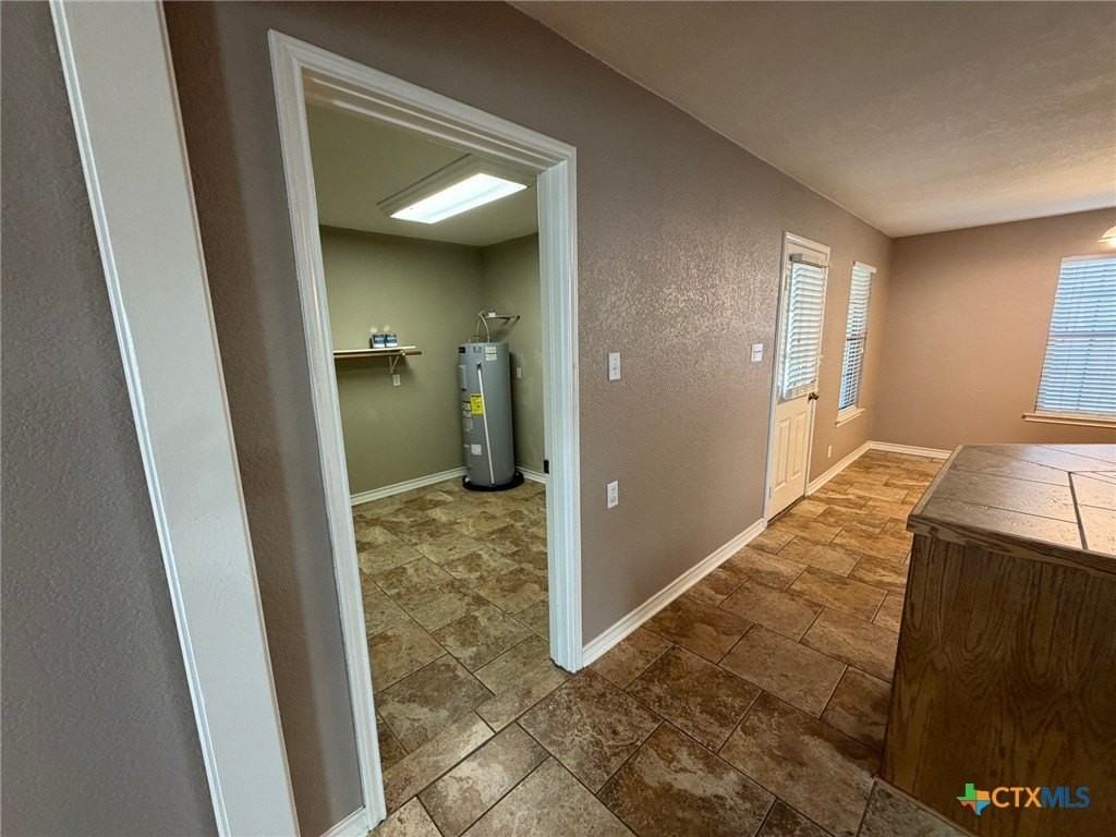 127 Hillcrest Dr - Photo 4 of 24