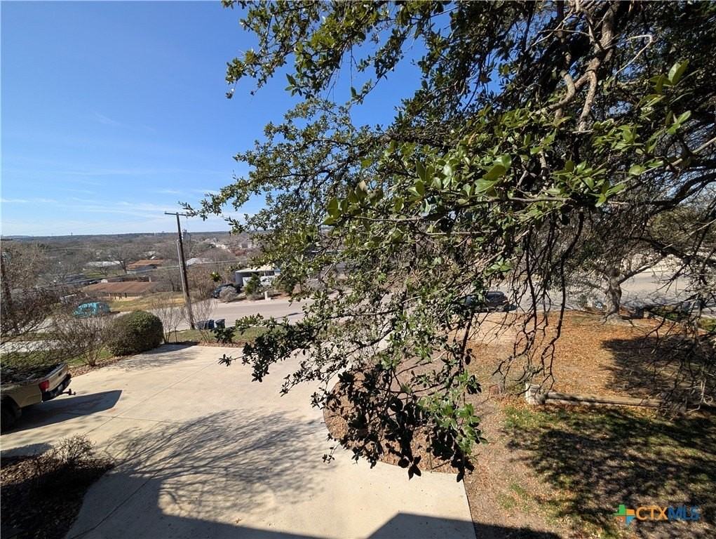 1270 Hillcrest Dr - Photo 7 of 41