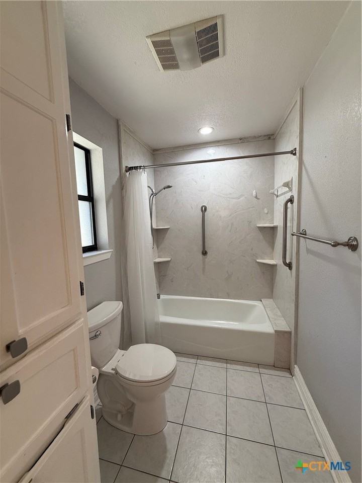 1211 Clearwater Dr - Photo 6 of 18