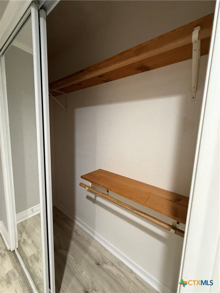 1211 Clearwater Dr - Photo 7 of 18