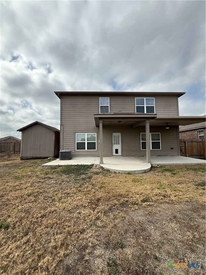 202 Posey Pass - Photo 2 of 14